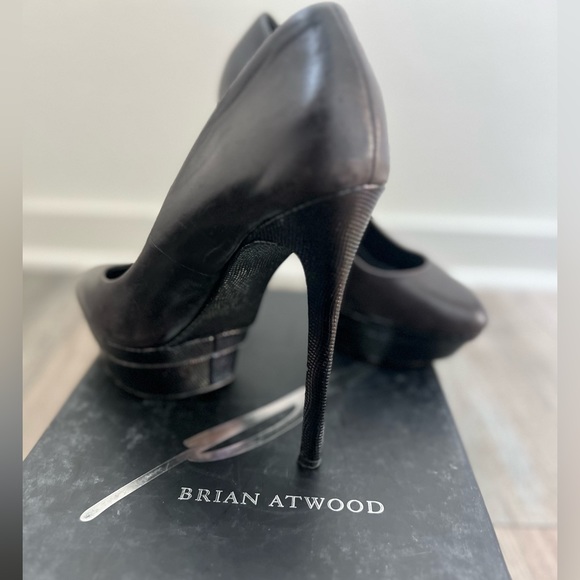 Brian Atwood B Fontaine High Heel Pump - Black / Lizard - size 8 - Picture 10 of 12